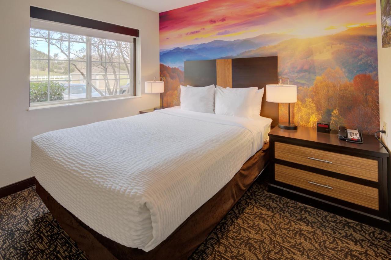 Leconte Hotel & Convention Center, Ascend Hotel Collection Пиджен-Фордж Экстерьер фото